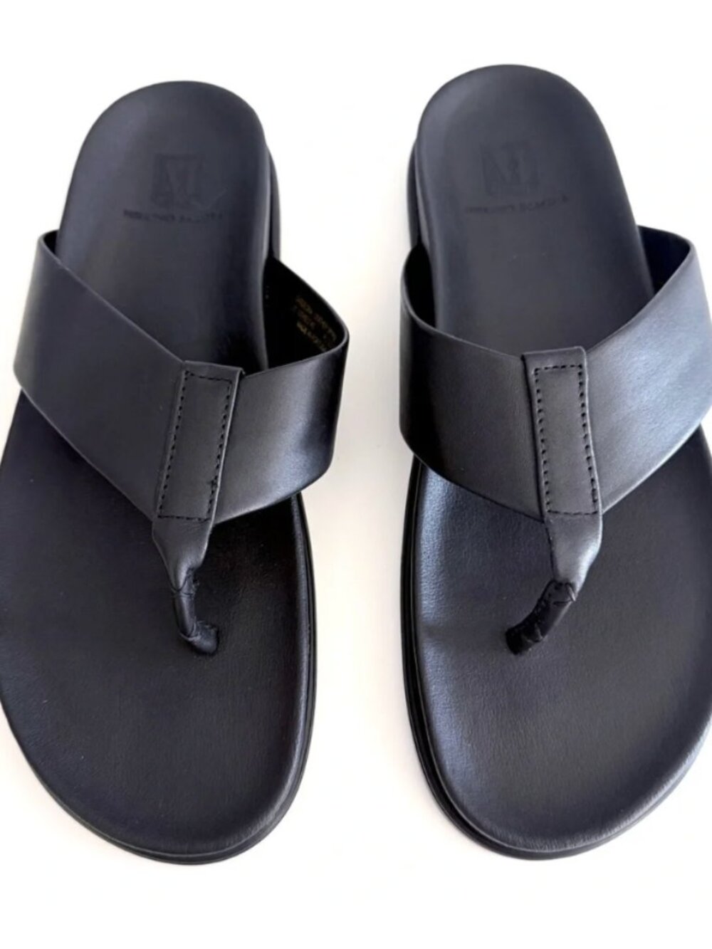 NWOB Bruno Magli Black Leather Thong Sandal